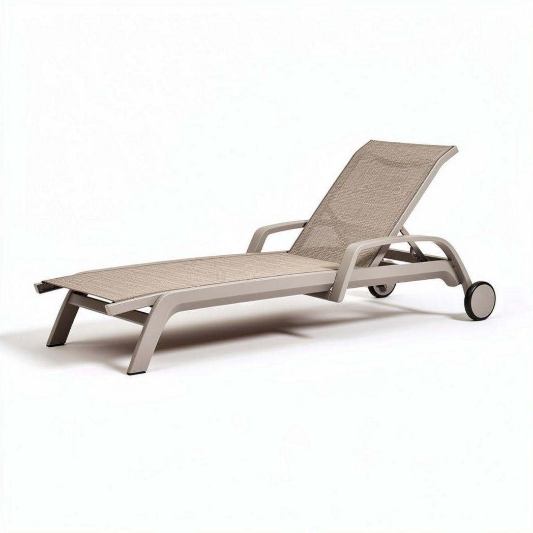 Liegestuhl aus Aluminium mit textilener Bespannung in beige 190 x 60 x 30cm